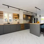 Vikendica House Kety *
